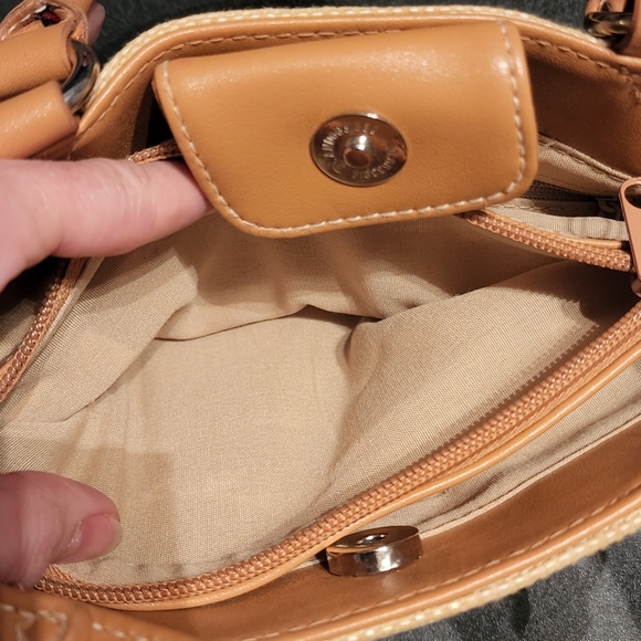 Purse - Picture 4 of 9